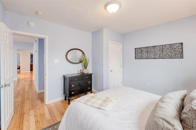 Building Photo - Fantastic 3bd/1ba home! Coming soon!