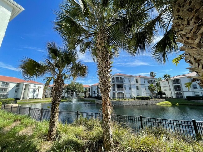 Building Photo - Water View!! 4 Bedroom/2 Bath Orlando Condo in Bella Terra!