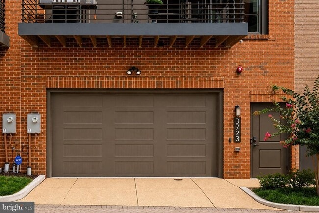 Building Photo - 3723 Chevy Chase Lake Dr