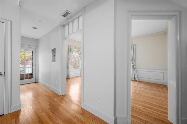 Building Photo - 75 Orchard Ave