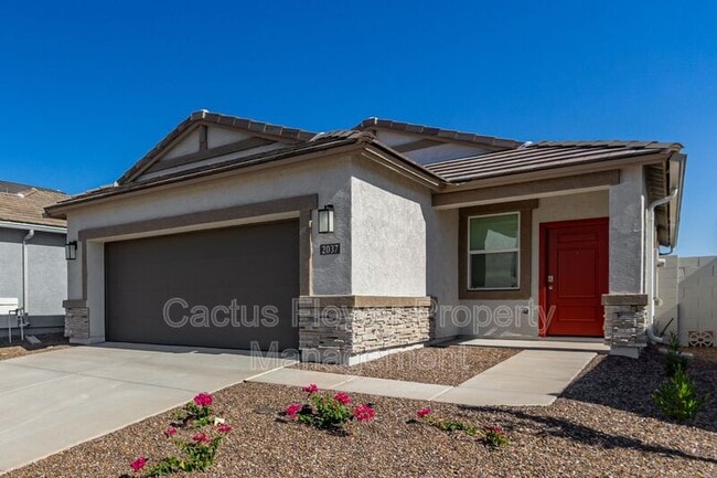 Building Photo - 2037 W Shelly Ave