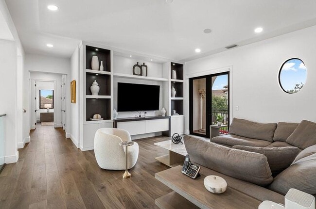 Building Photo - 7240 Lemon Grass Dr
