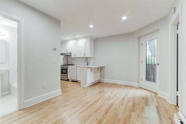 Building Photo - 465 Jersey Ave