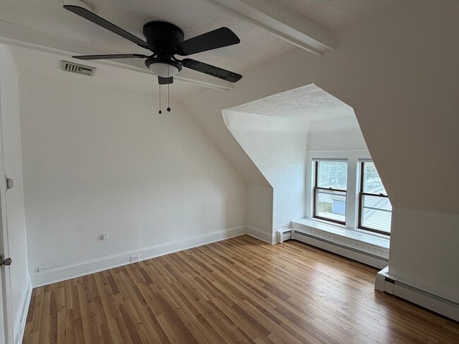 Building Photo - 15 Linwood St