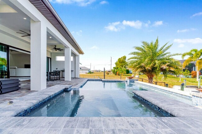 Building Photo - 3611 Gulfstream Pkwy