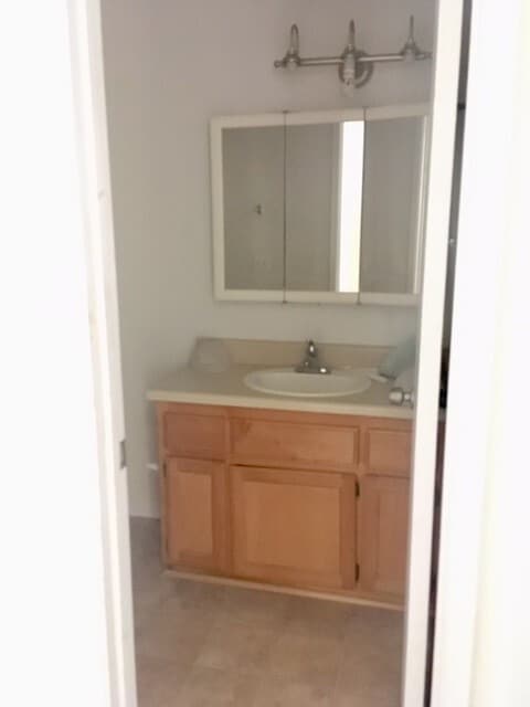 Building Photo - Nice Clean Condo in Brisco Heights