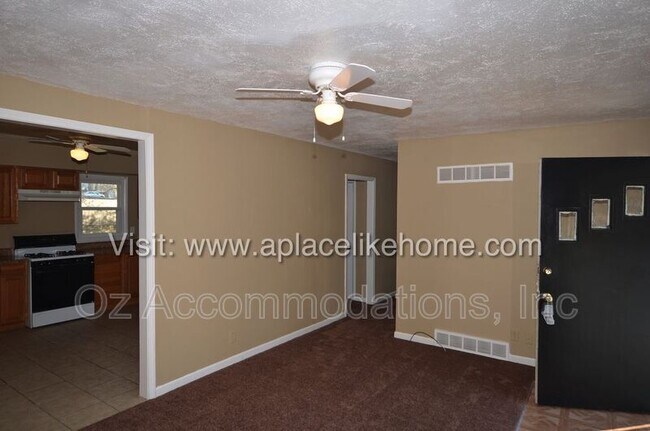 Building Photo - 9811 Marsh Ave