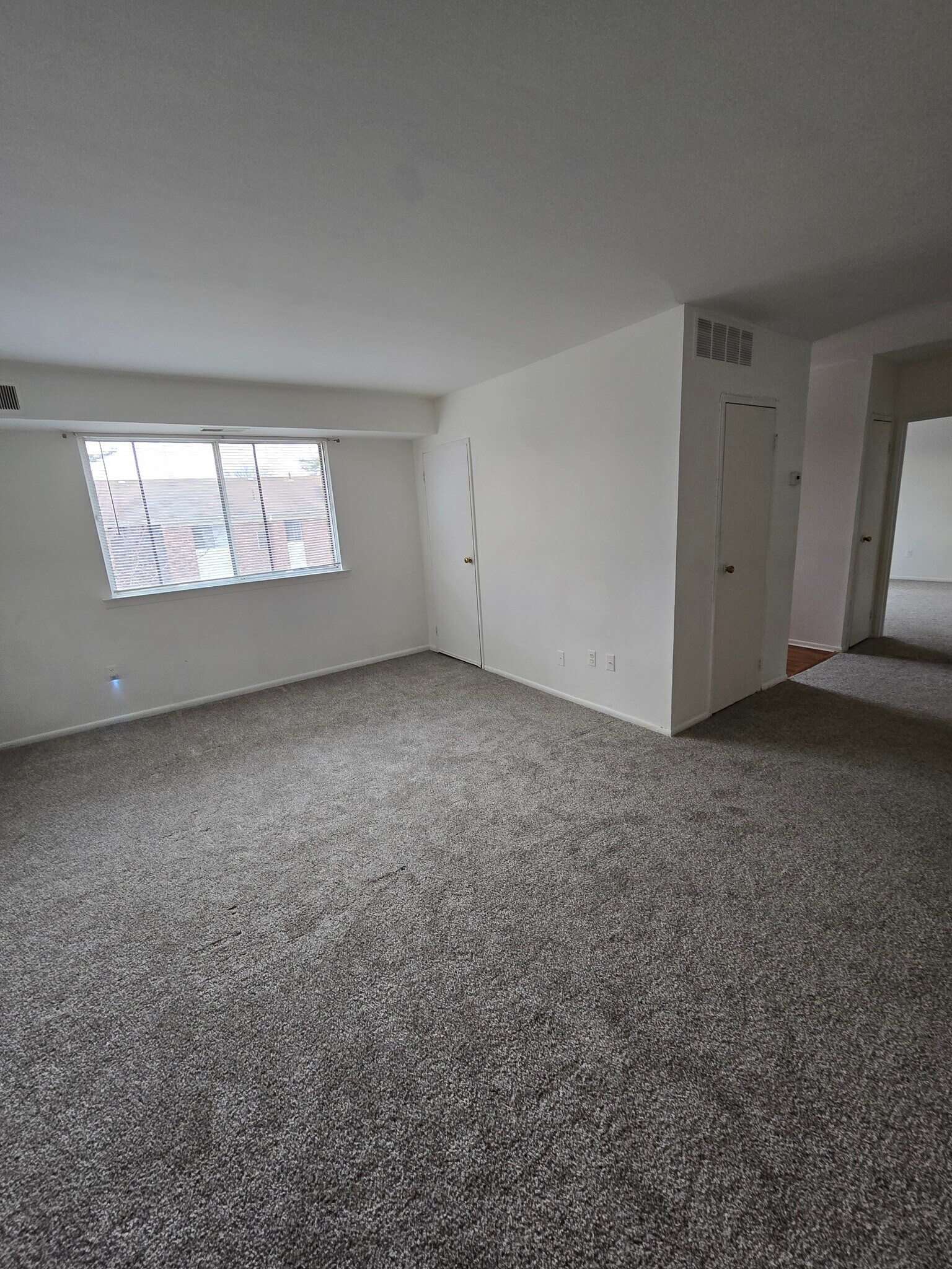 Building Photo - 9921 Bustleton Ave