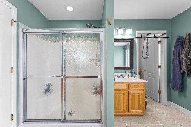 Building Photo - 1625 Lockridge Ct