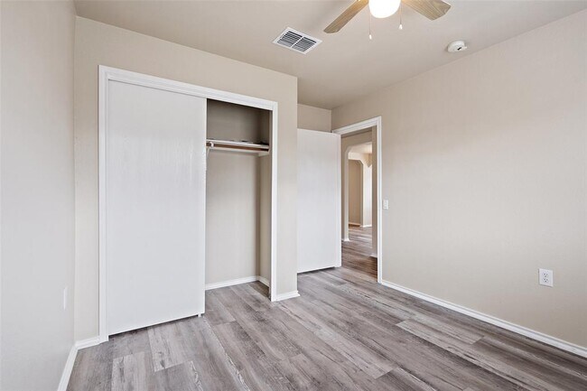 Building Photo - 1617 Anise Dr