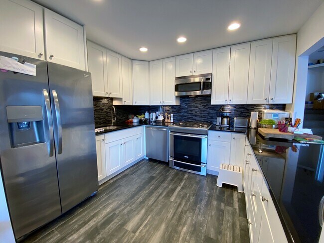 Building Photo - 16 Prospect Ave