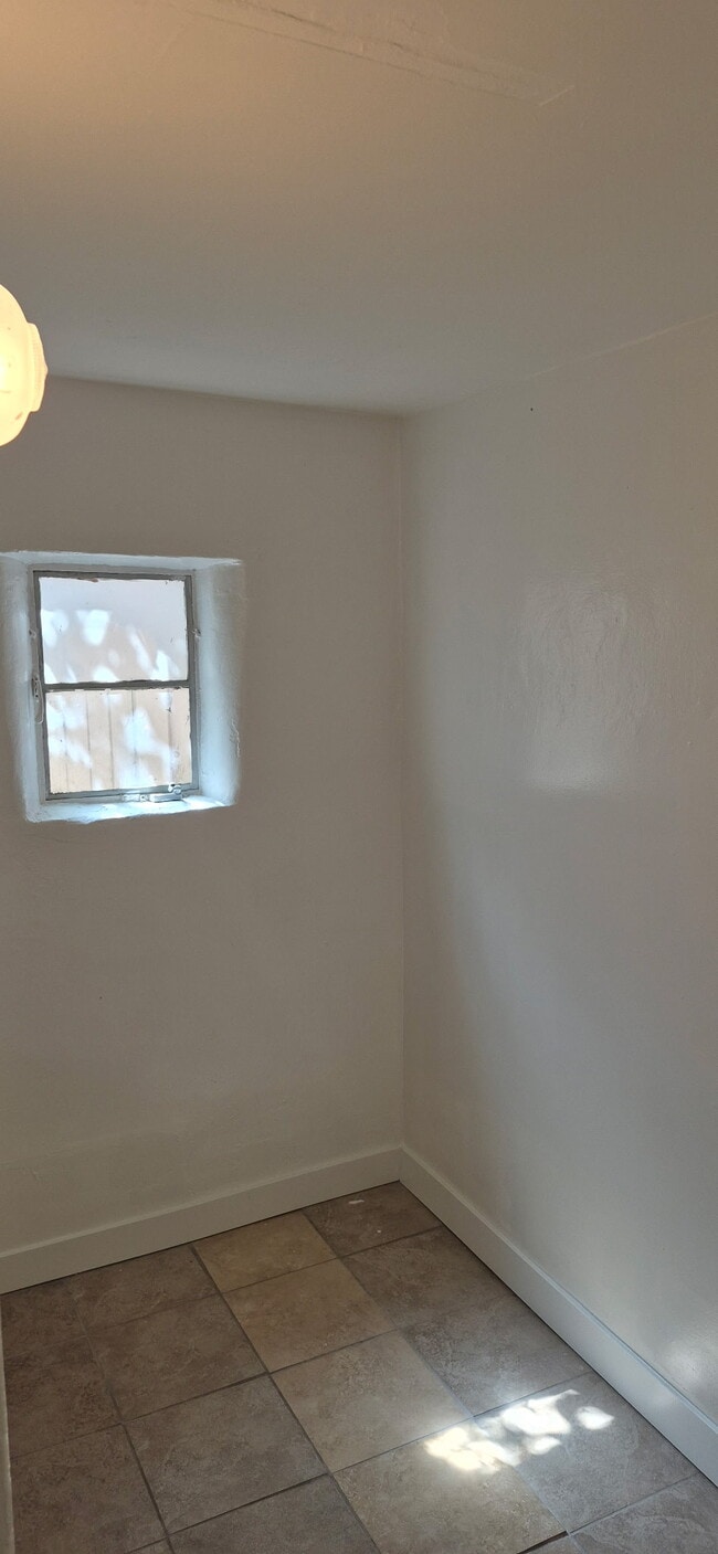 Building Photo - 640