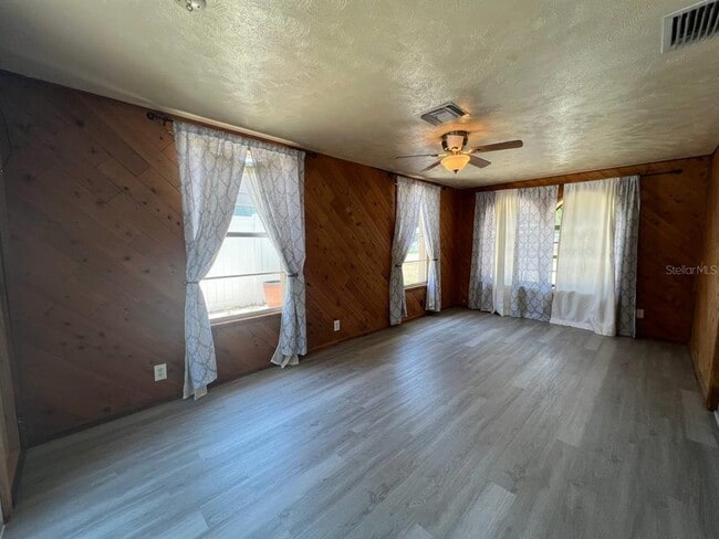 Building Photo - 6206 S Richard Ave