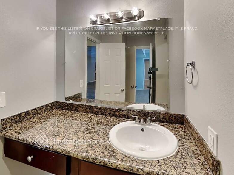 Building Photo - 11039 Rippling Meadows Dr