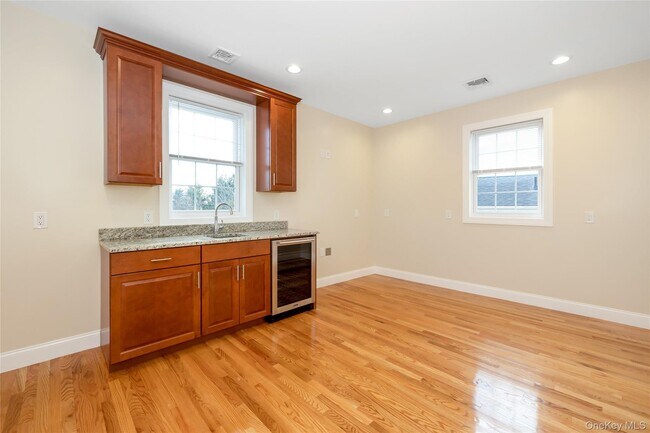 Building Photo - 16 Grand Blvd