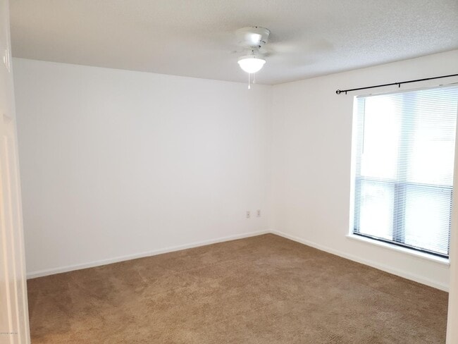 Building Photo - 2/2 Townhome in Orange Park