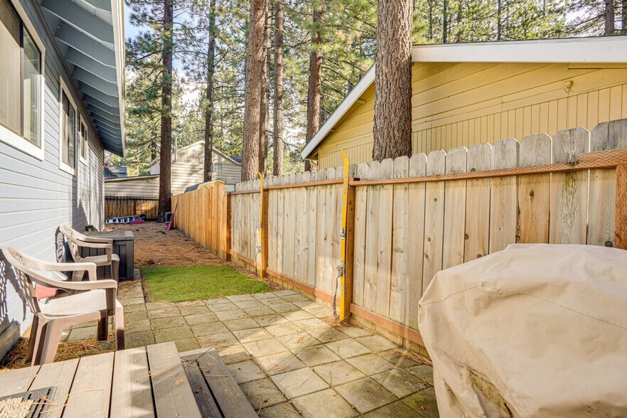 Building Photo - 2634 Pinter Ave