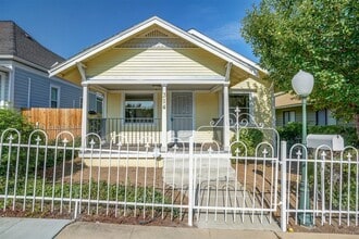 Building Photo - Home and Office potential!