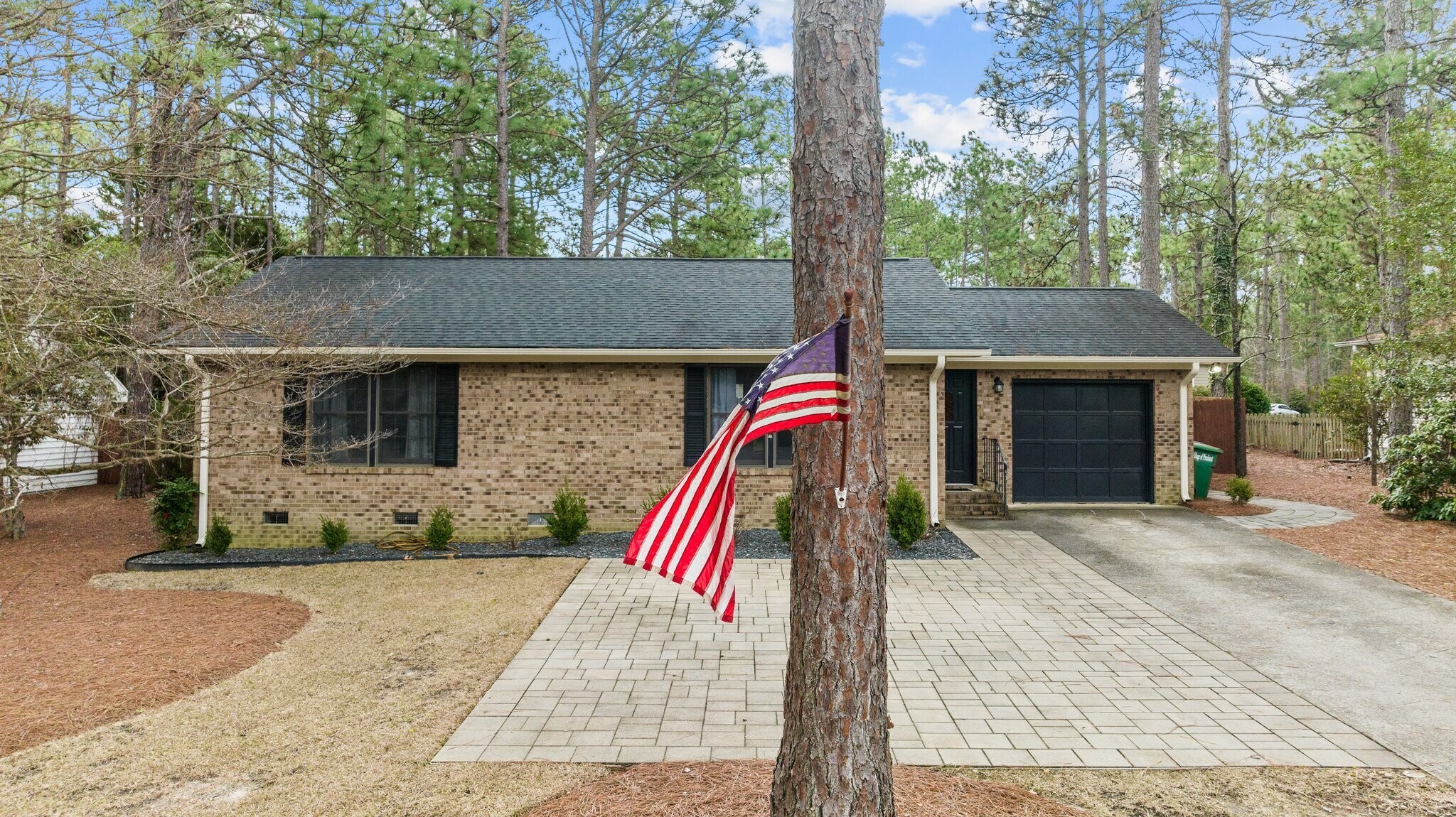 Building Photo - 1635 Longleaf Dr E
