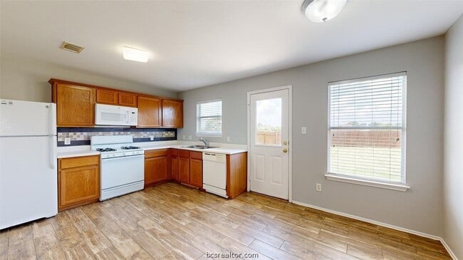 Building Photo - 15214 Meredith Ln