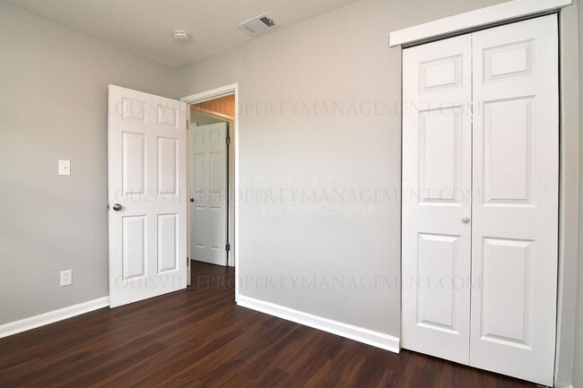 Building Photo - 3214 Laclede Ave