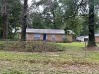 Building Photo - 115 W Pine Ave
