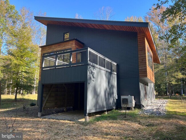 Building Photo - 48 Waller Point Dr