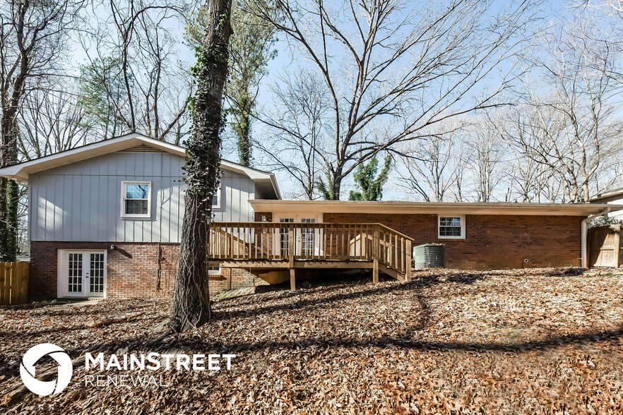 Building Photo - 3859 Chattahoochee Dr