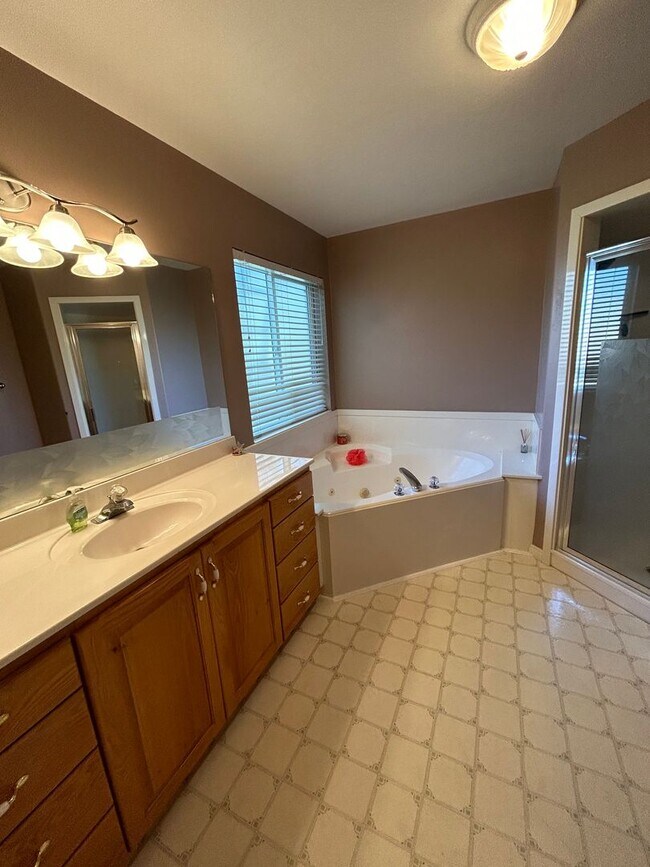 Building Photo - 5 Bedroom 3 Bathroom House in Heber, Utah