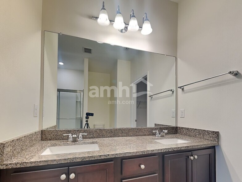 Building Photo - 11505 Pace Bend Ct