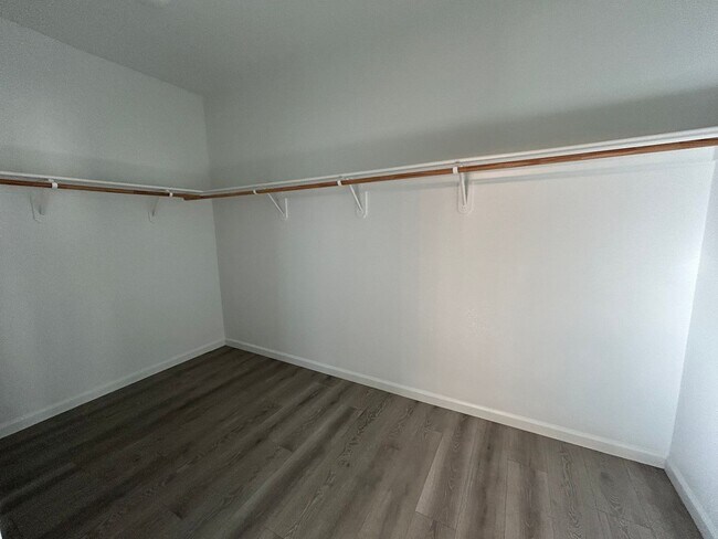 Building Photo - 5208 Harness Ct