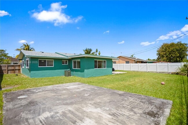 Building Photo - 1831 SW 97th Terrace