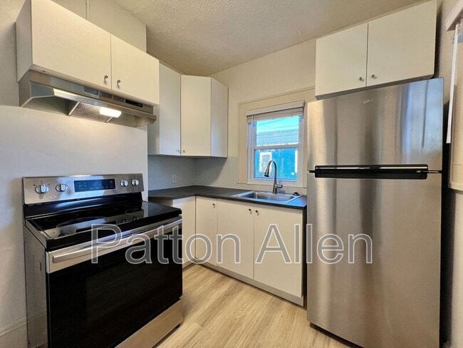 Building Photo - 90 Fairfax Ave