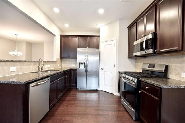 Building Photo - 1223 Foxcroft Ln