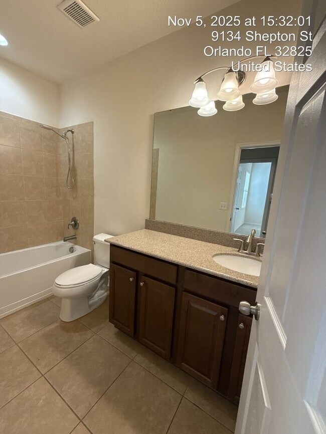 Building Photo - Beautiful Spacious 3 bed 2.5 bath Home in ...