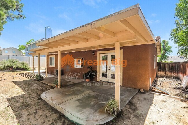 Building Photo - 1493 Evergreen Ave