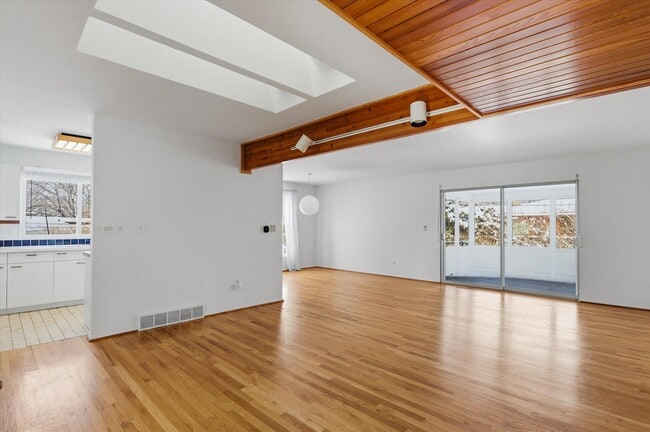 Building Photo - 1510 Barnard Rd