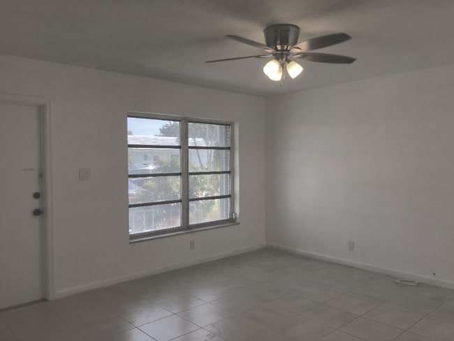 Building Photo - 8409 NW 59th Ct