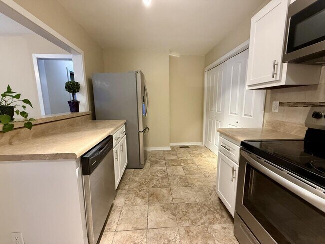 Building Photo - 5745 Waterwood Dr
