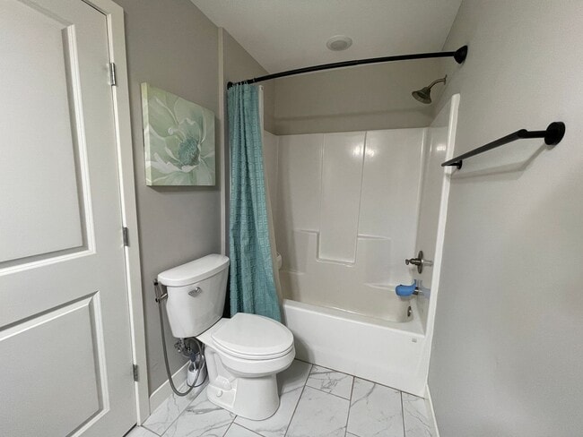 Building Photo - 3 bd, 2 ba NE Columbia house, brand new co...