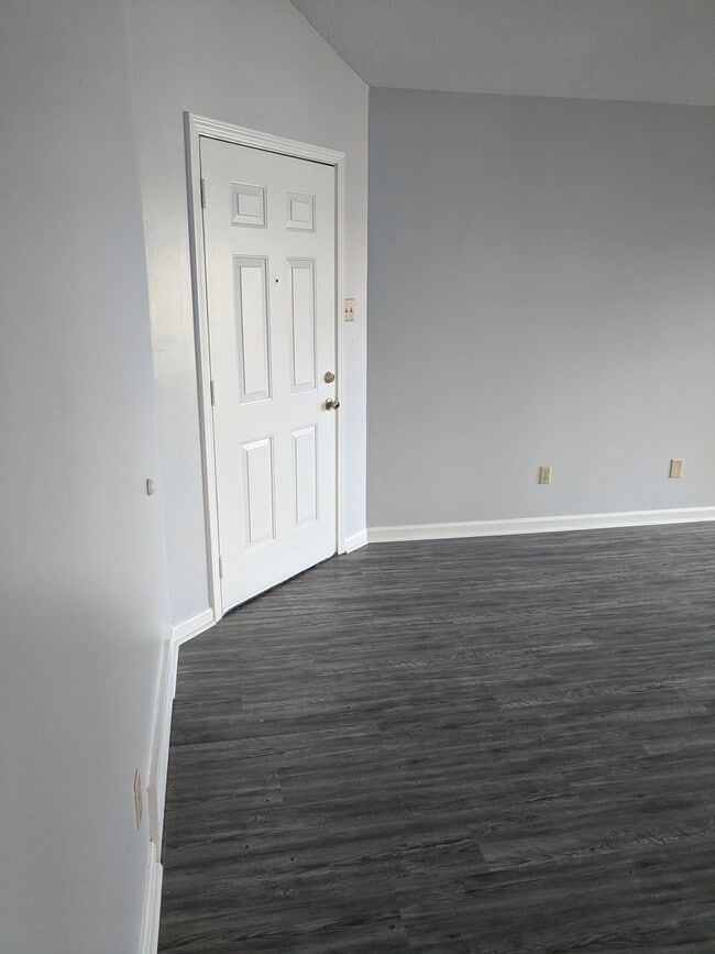 Building Photo - 3888 Oak Branch Cir W