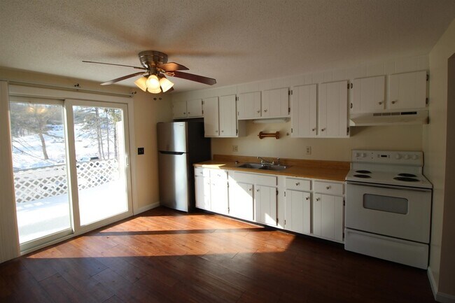 Building Photo - 90 Franklin St