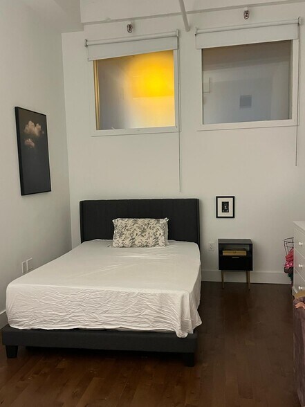 Building Photo - 25 Washington St