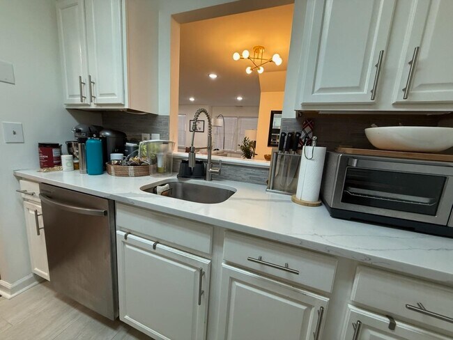 Building Photo - 267 GATES Ave