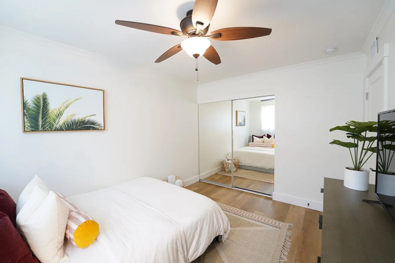 Building Photo - 2858 Drake Ave