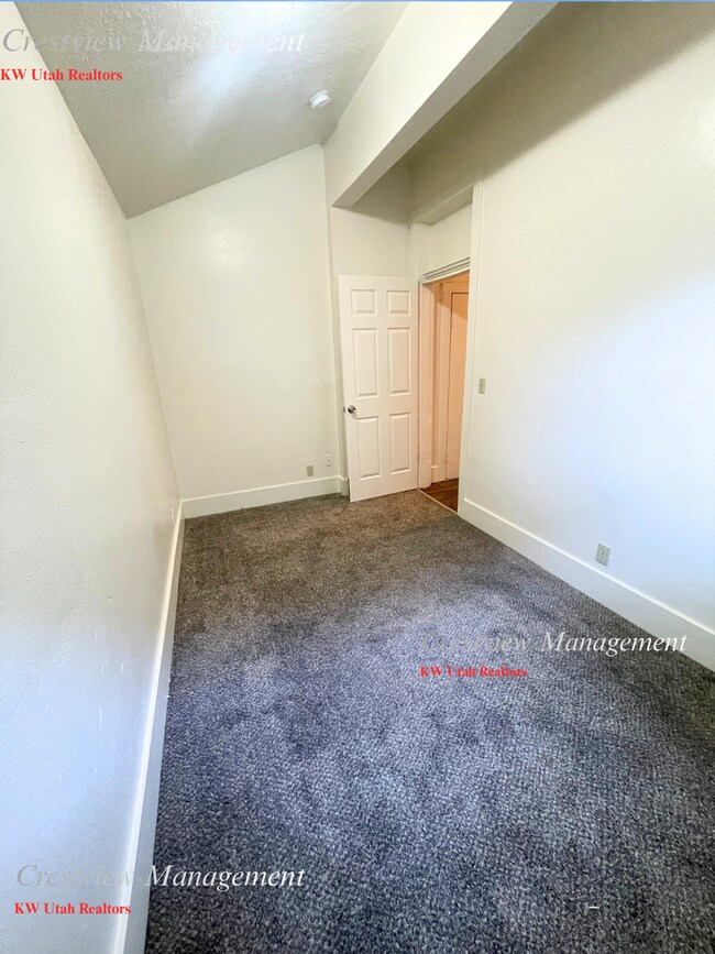 Building Photo - Liberty - Bell Duplex