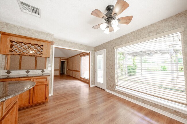 Building Photo - 9107 Pine Stream Ct