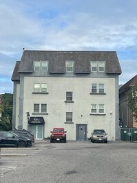 Building Photo - 202 Main St