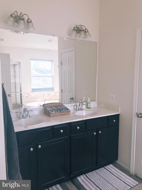 Building Photo - 7806 River Rock Way