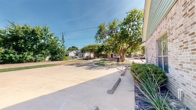 Building Photo - 1625 Park Pl